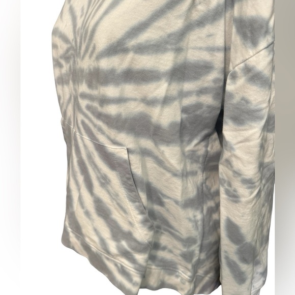 RD Style sweatshirt Size Small oversized. - Picture 2 of 5